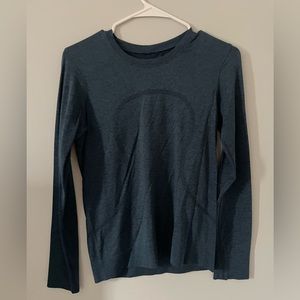 Loose Fit Swiftly Tech long sleeve